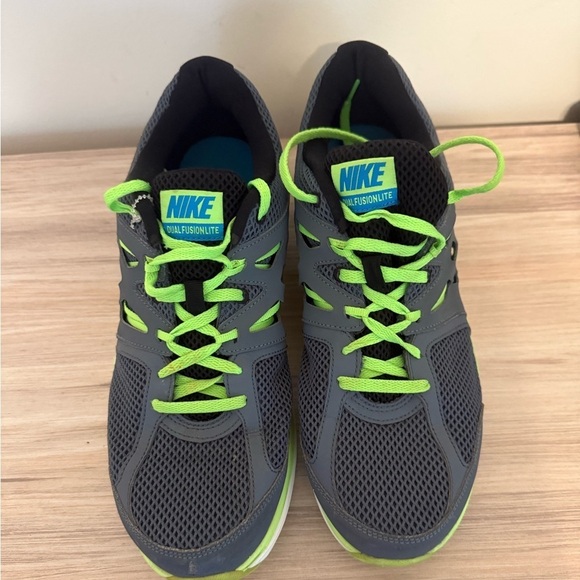 Nike Dual Fusion Lite Grey/Green Mens Running Shoes Size 10,5 - Picture 10 of 10